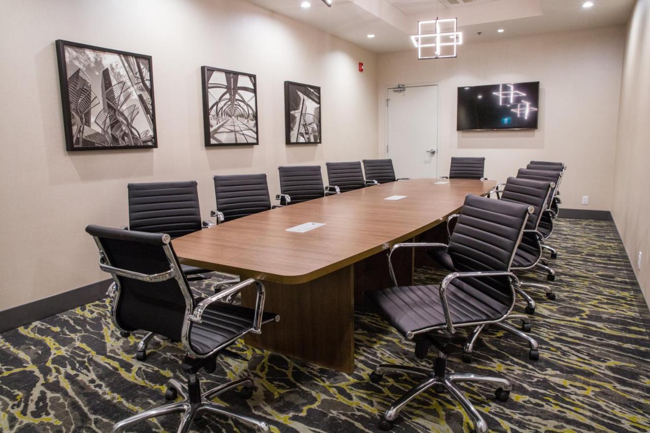 & South - Conference Ctr By Ihg