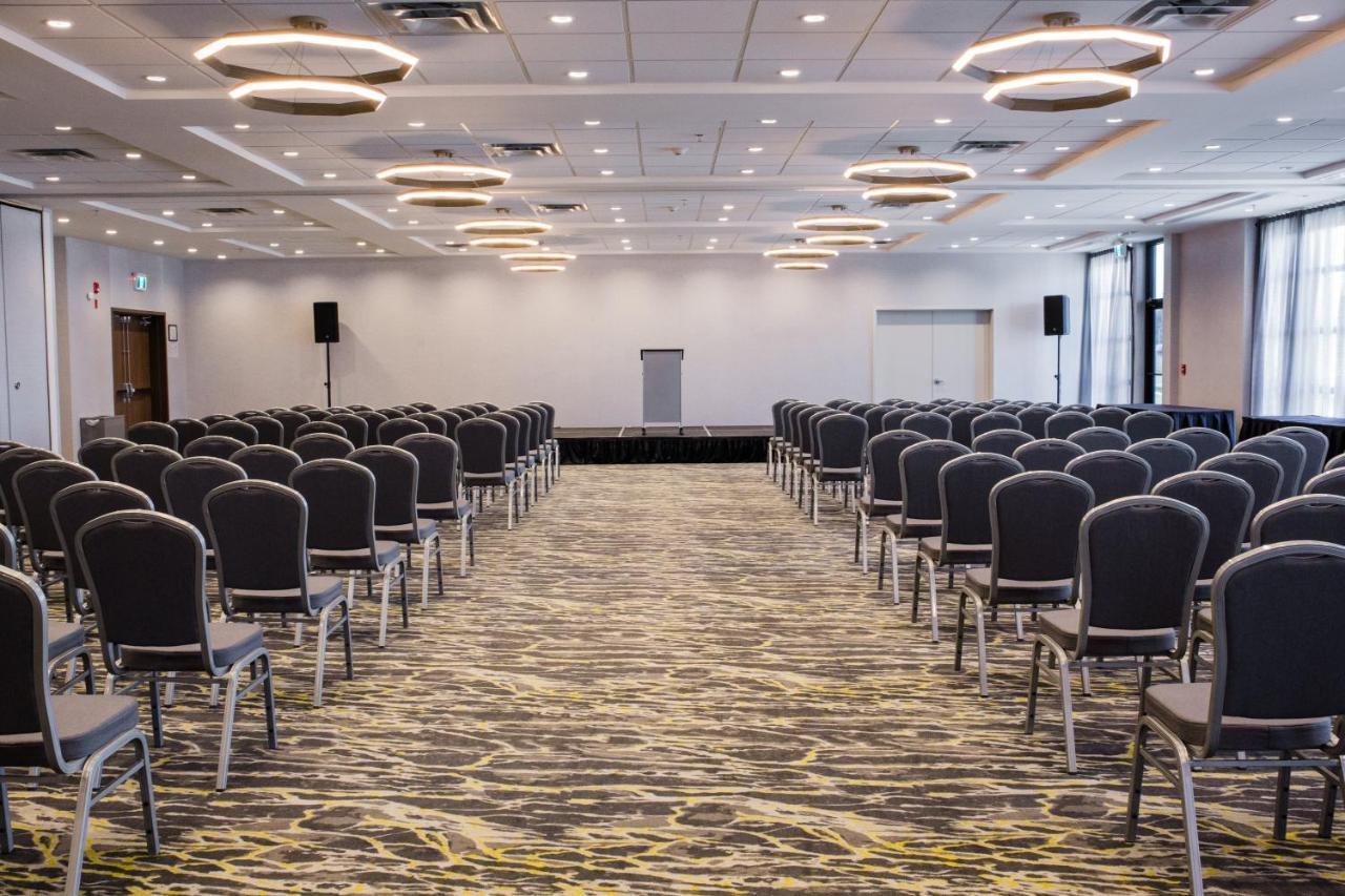 Holiday Inn Hotel & Suites Calgary South - Conference Ctr By Ihg Hotel 3*